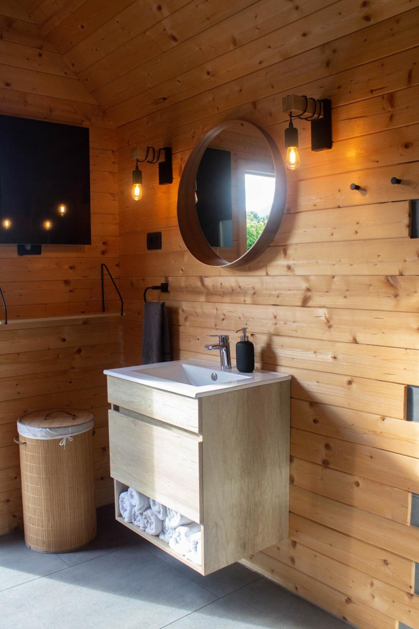 Hiska-Glamping Hotel Ajdovščina Buitenkant foto